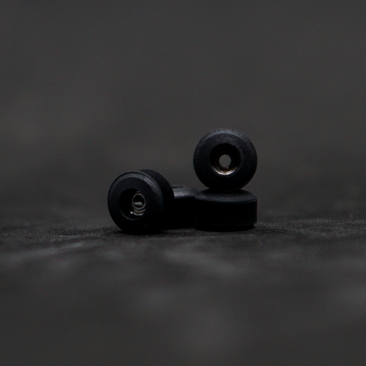 RV2 Black