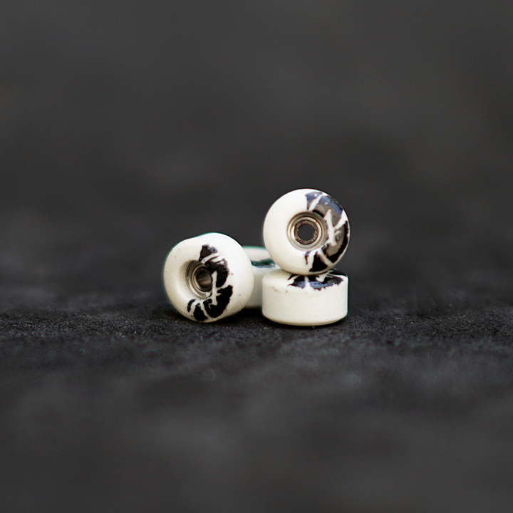 RV2 Inverted Oak Wuitton White – Oak Wheels